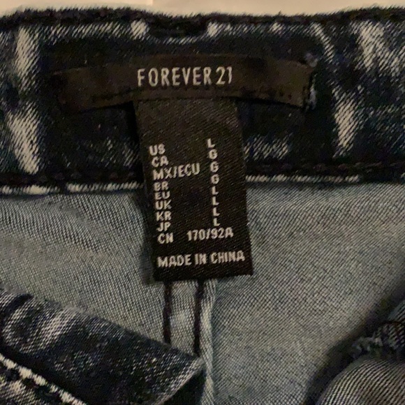 Really cute Forever 21 High Wasted Shorts! - Picture 3 of 3